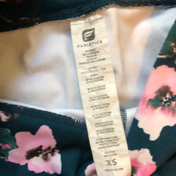 Fabletics floral leggings - Picture 3 of 3